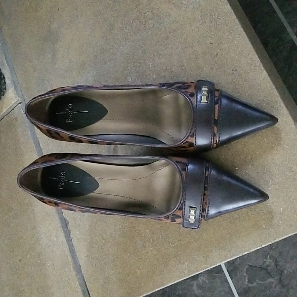 NWT BRAND NEW LINEA PAOLO leopard print pumps, Size 8M